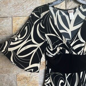 Black & Off White Top M